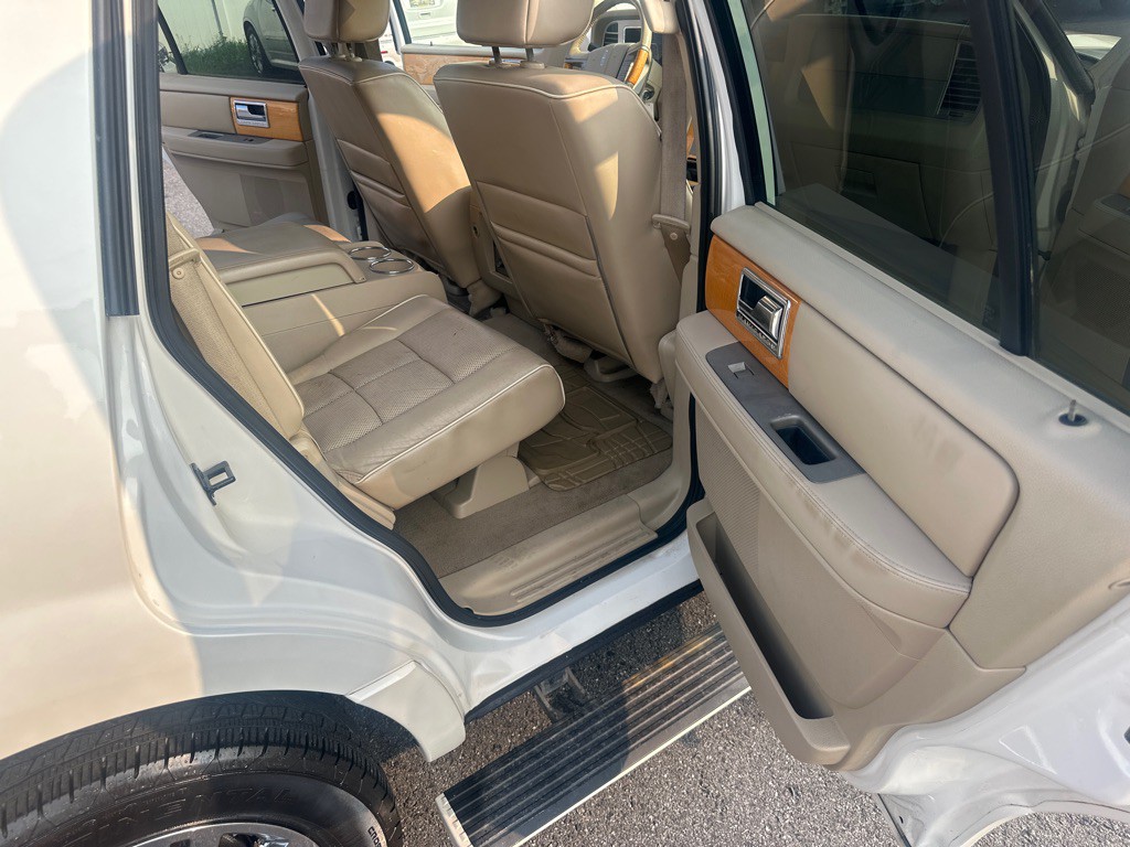 2007 Lincoln Navigator Image 27