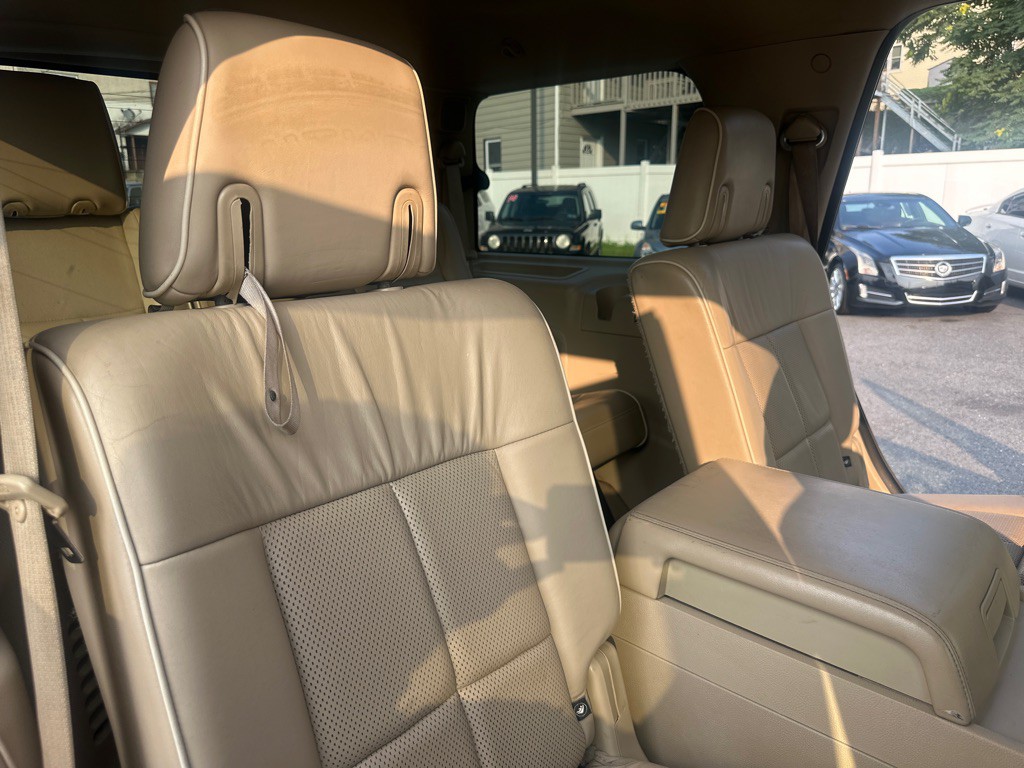 2007 Lincoln Navigator Image 31