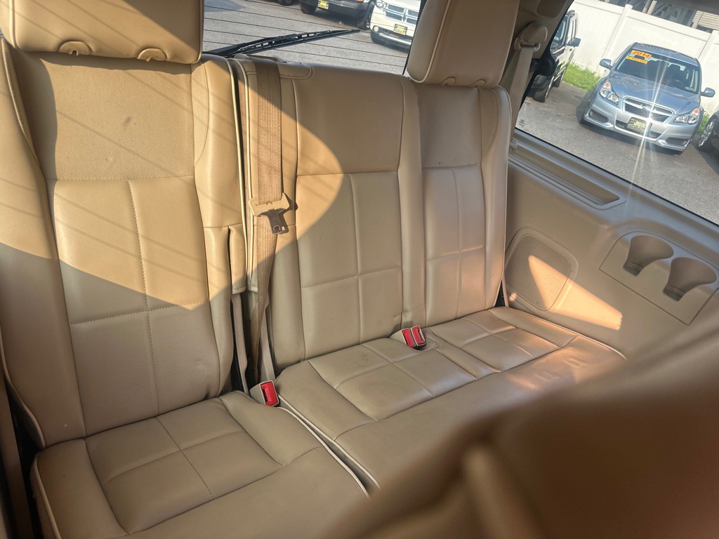 2007 Lincoln Navigator Image 32