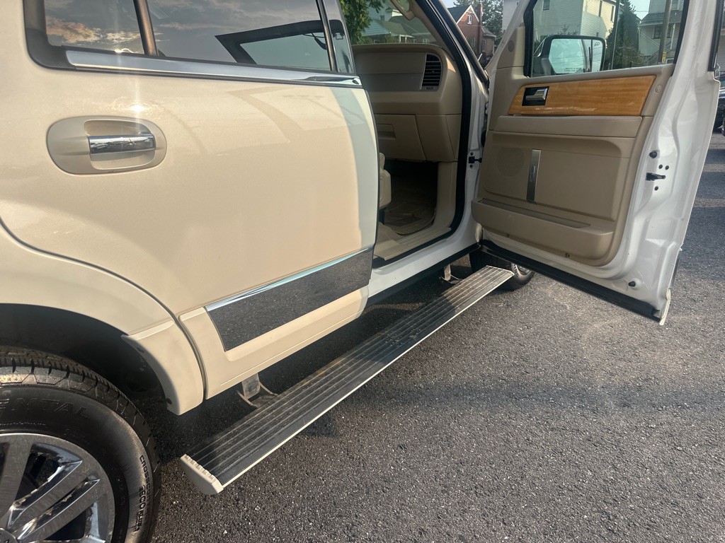 2007 Lincoln Navigator Image 34