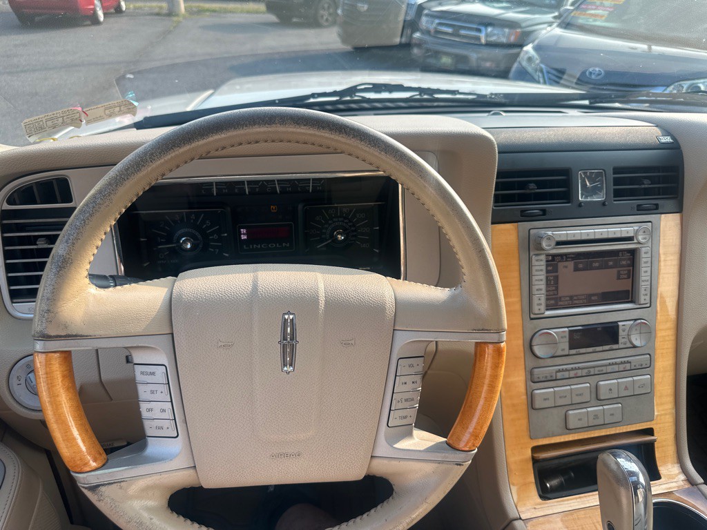 2007 Lincoln Navigator Image 44