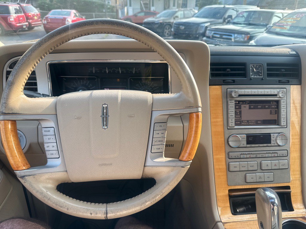 2007 Lincoln Navigator Image 48