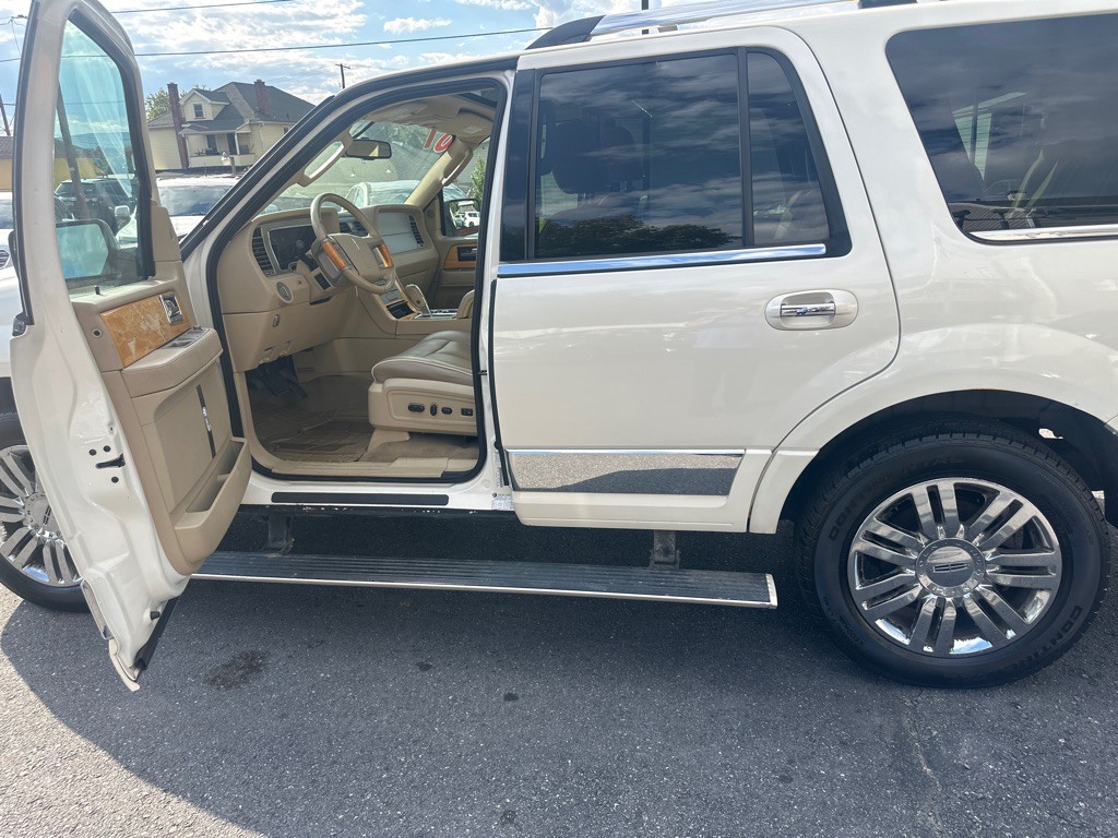 2007 Lincoln Navigator Image 68