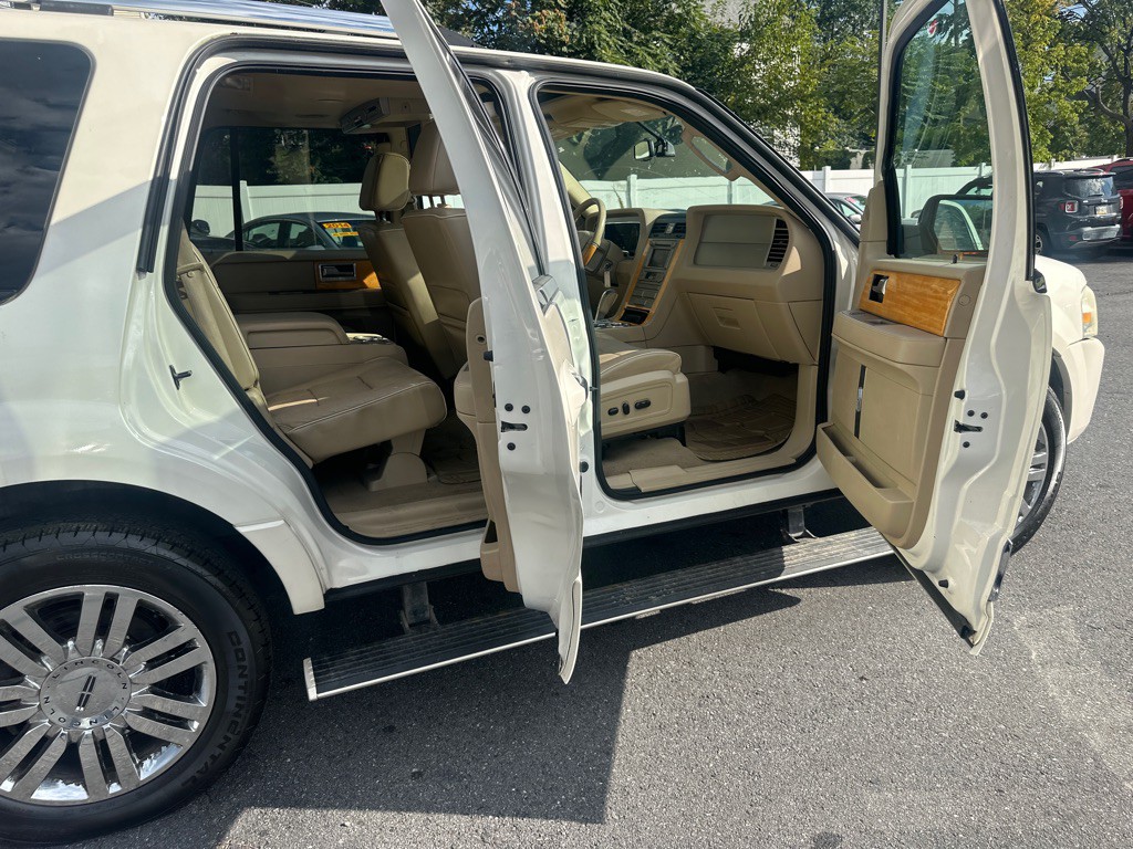 2007 Lincoln Navigator Image 69