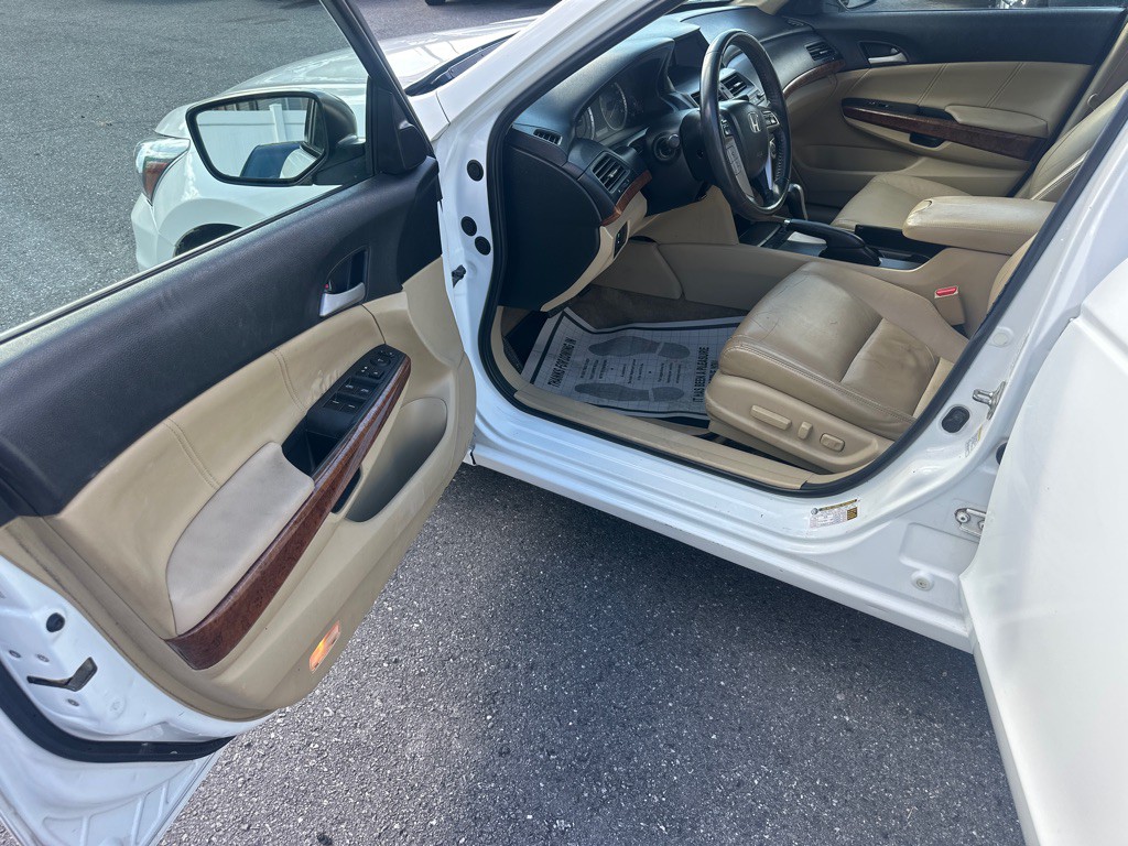 2012 Honda Accord Image 13
