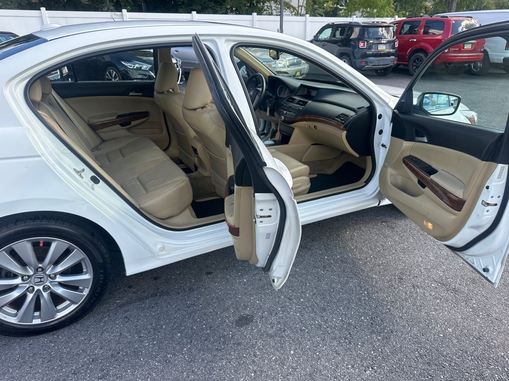 2012 Honda Accord Image 18