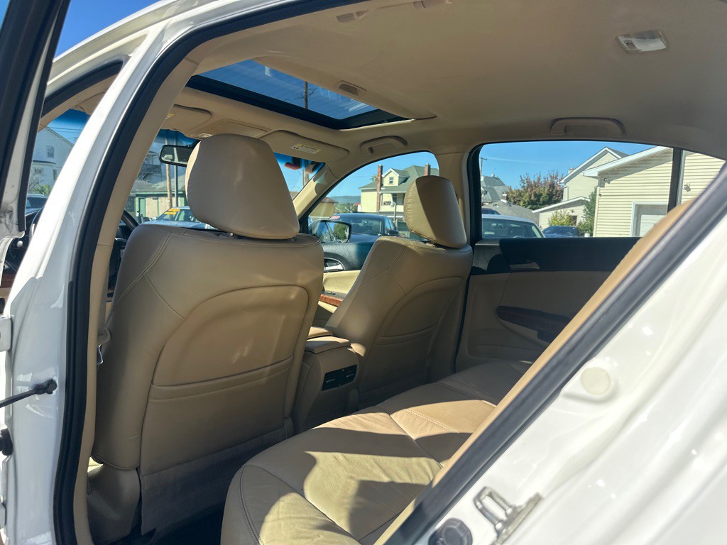 2012 Honda Accord Image 16