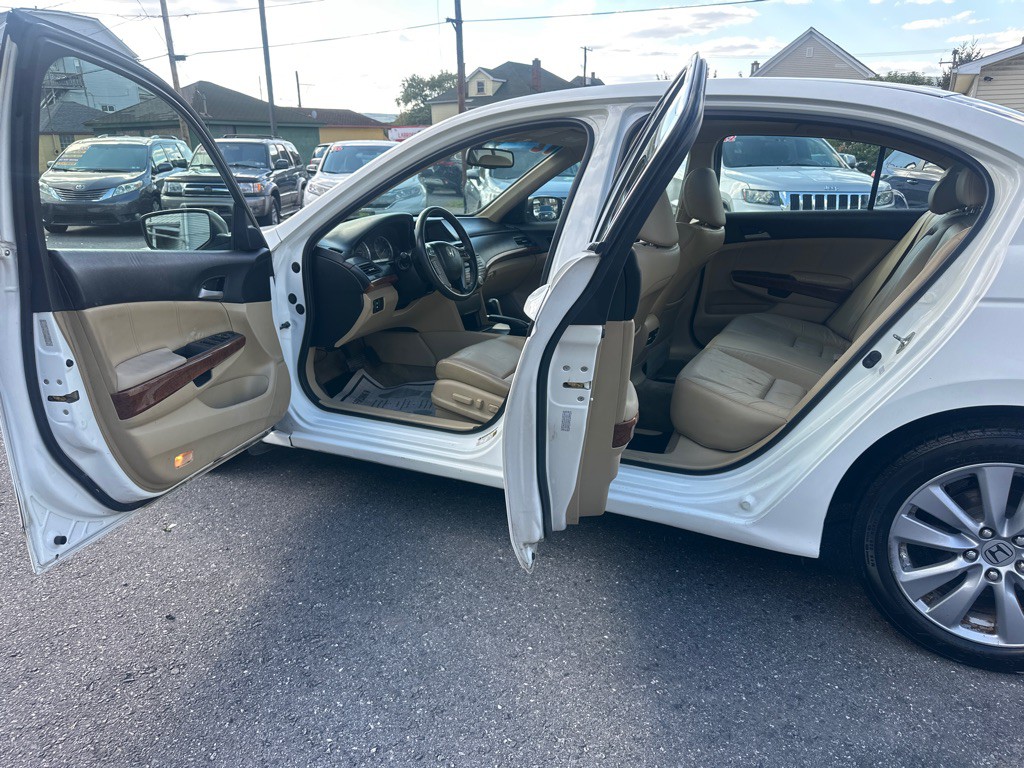 2012 Honda Accord Image 19