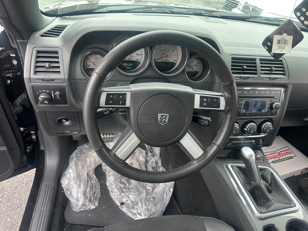 2009 Dodge Challenger Image 17