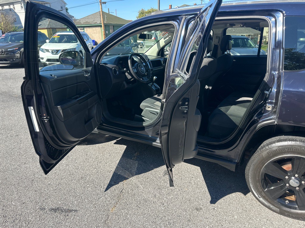 2011 Jeep Compass Image 11