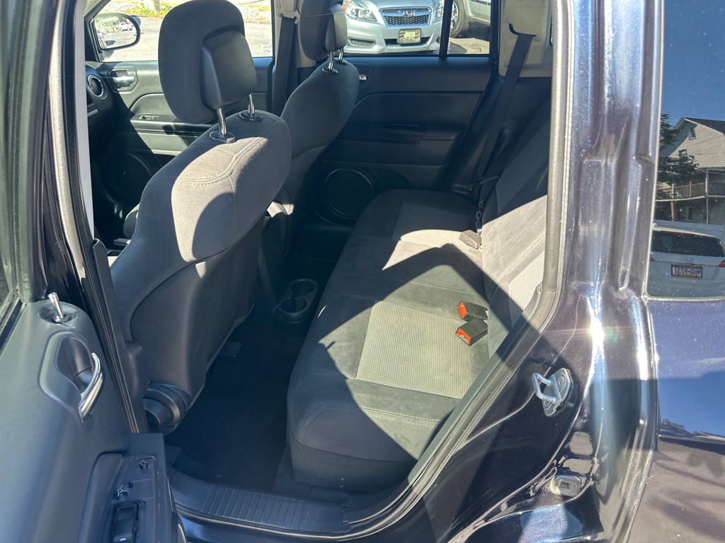 2011 Jeep Compass Image 12