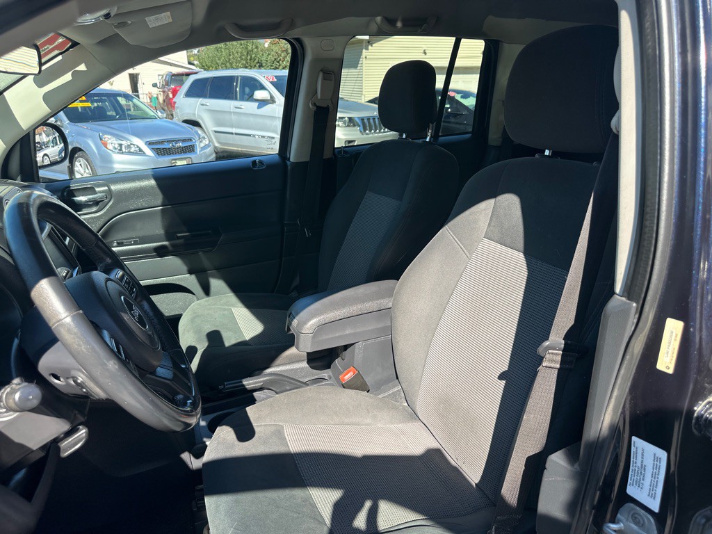 2011 Jeep Compass Image 16