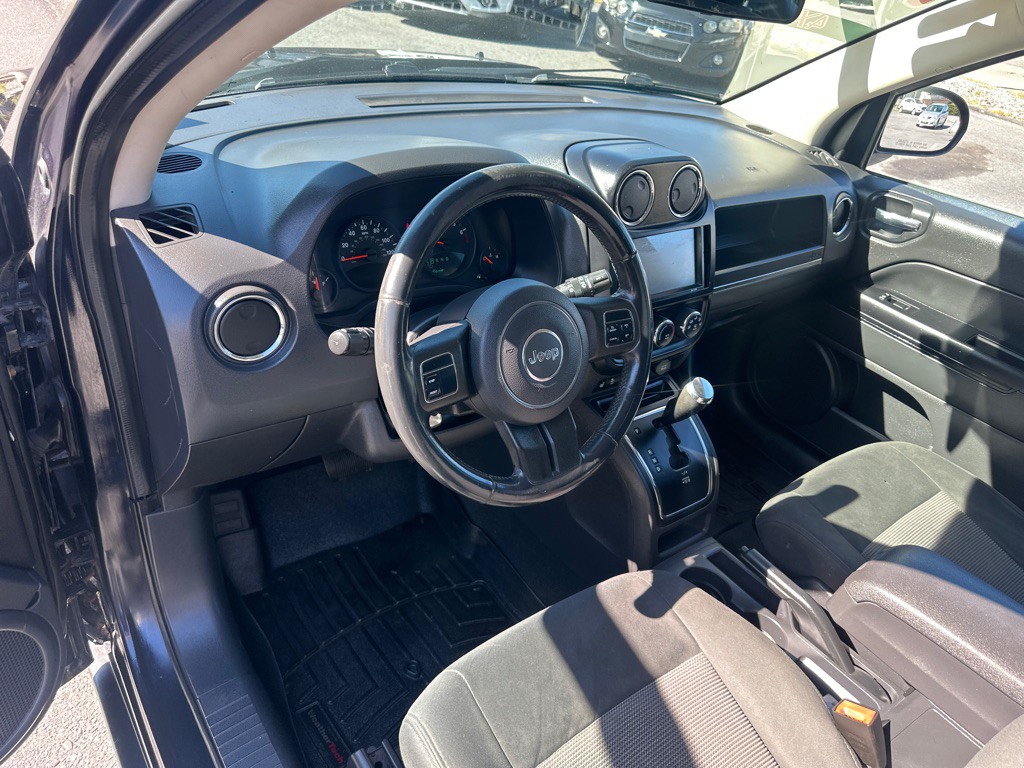 2011 Jeep Compass Image 17