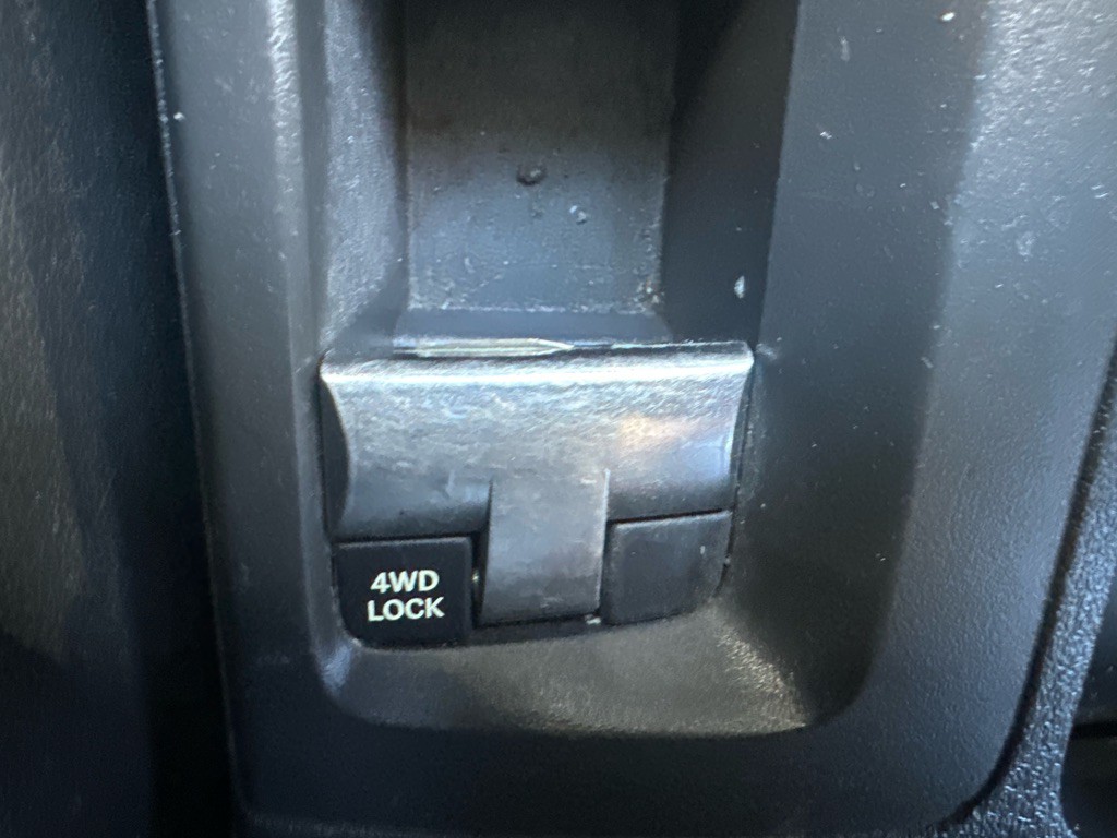 2011 Jeep Compass Image 32