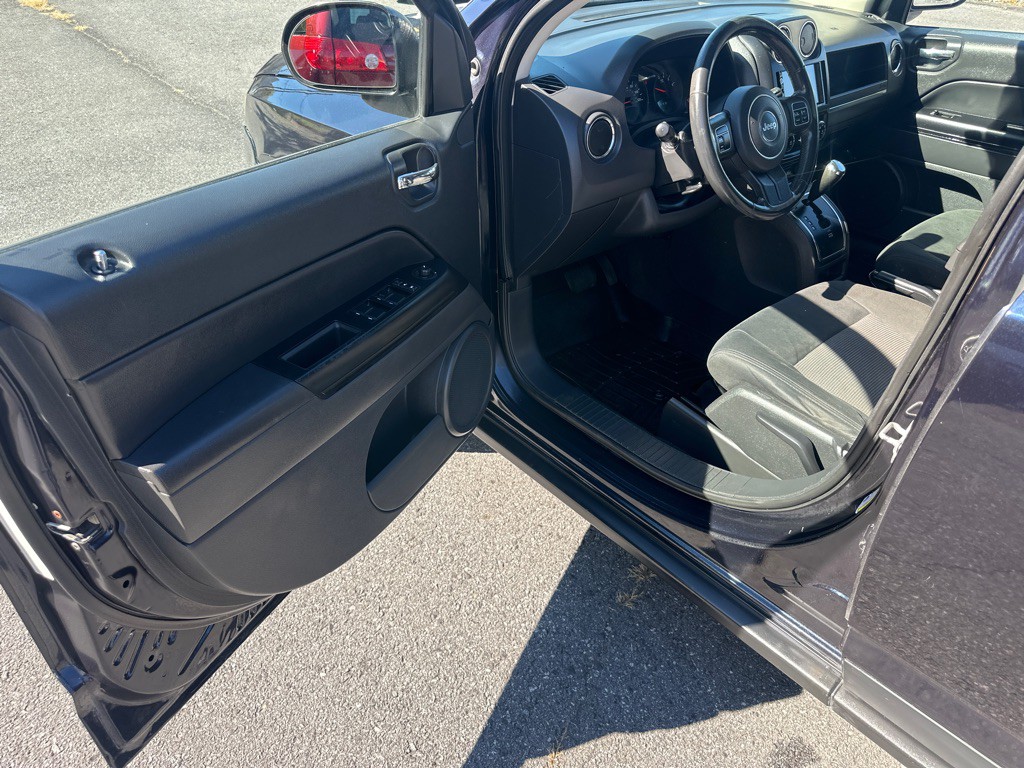 2011 Jeep Compass Image 17