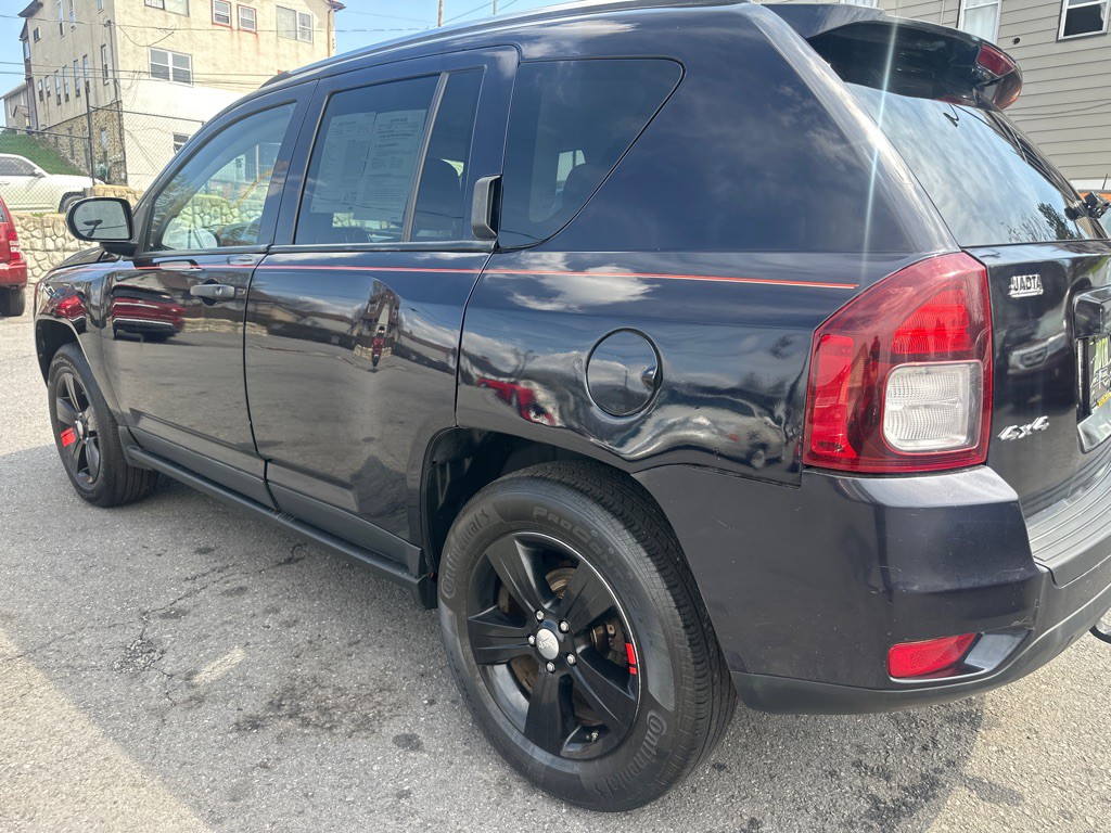 2011 Jeep Compass Image 4