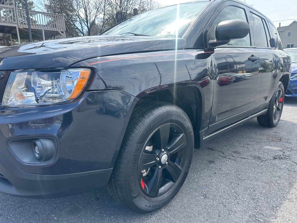 2011 Jeep Compass Image 10
