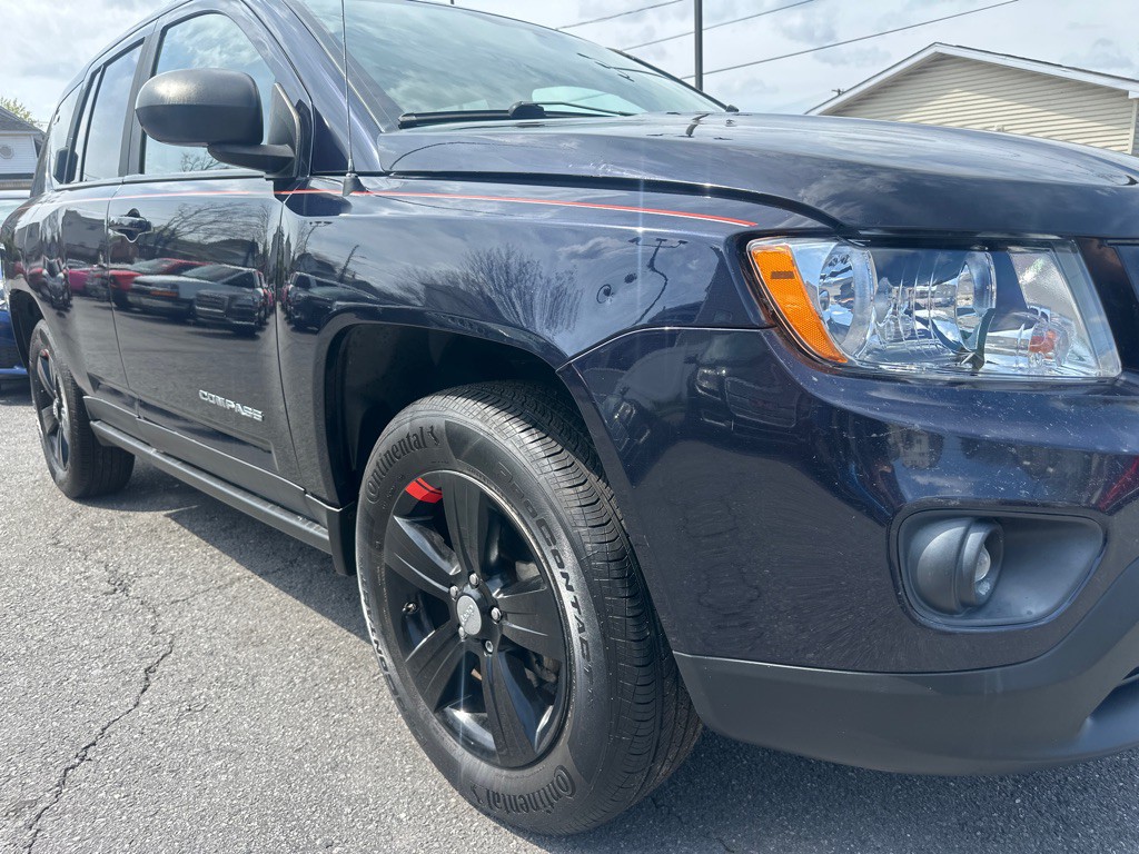 2011 Jeep Compass Image 11