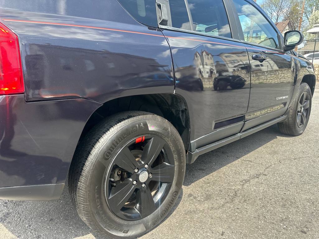 2011 Jeep Compass Image 12