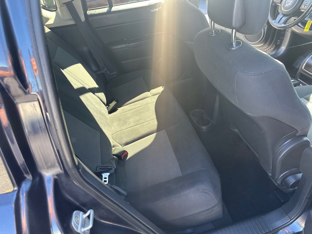 2011 Jeep Compass Image 38