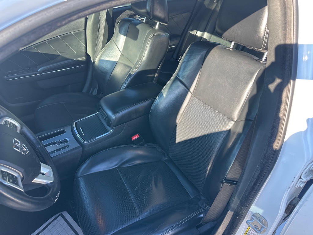 2014 Dodge Charger Image 29