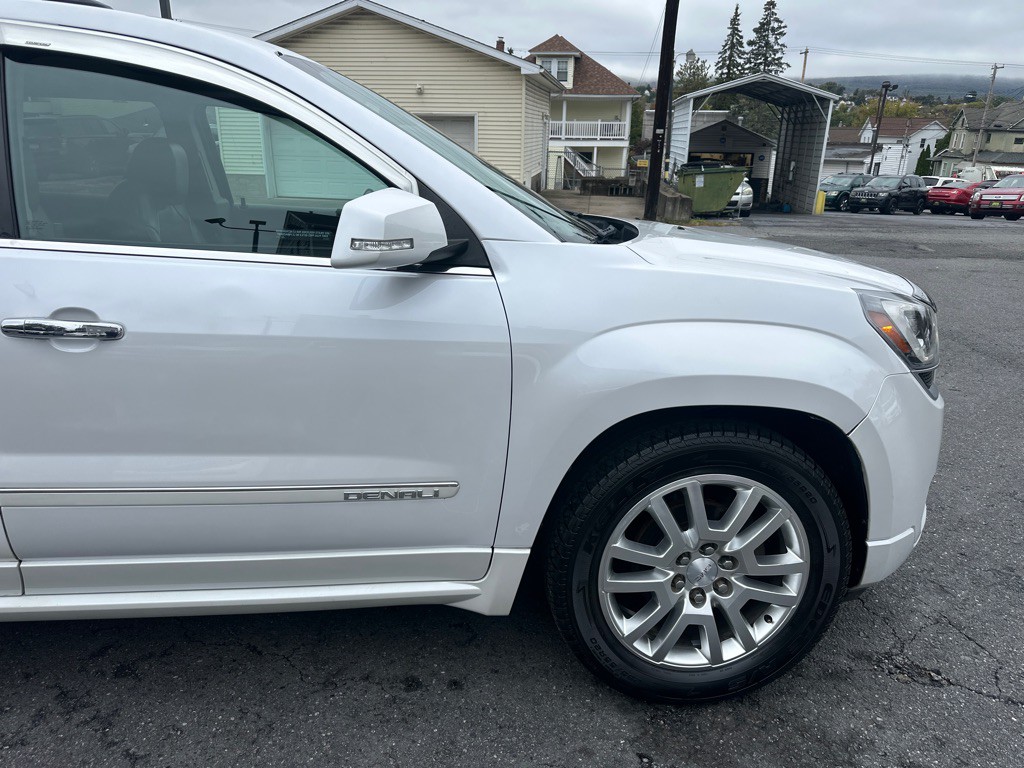 2016 GMC Acadia Image 10