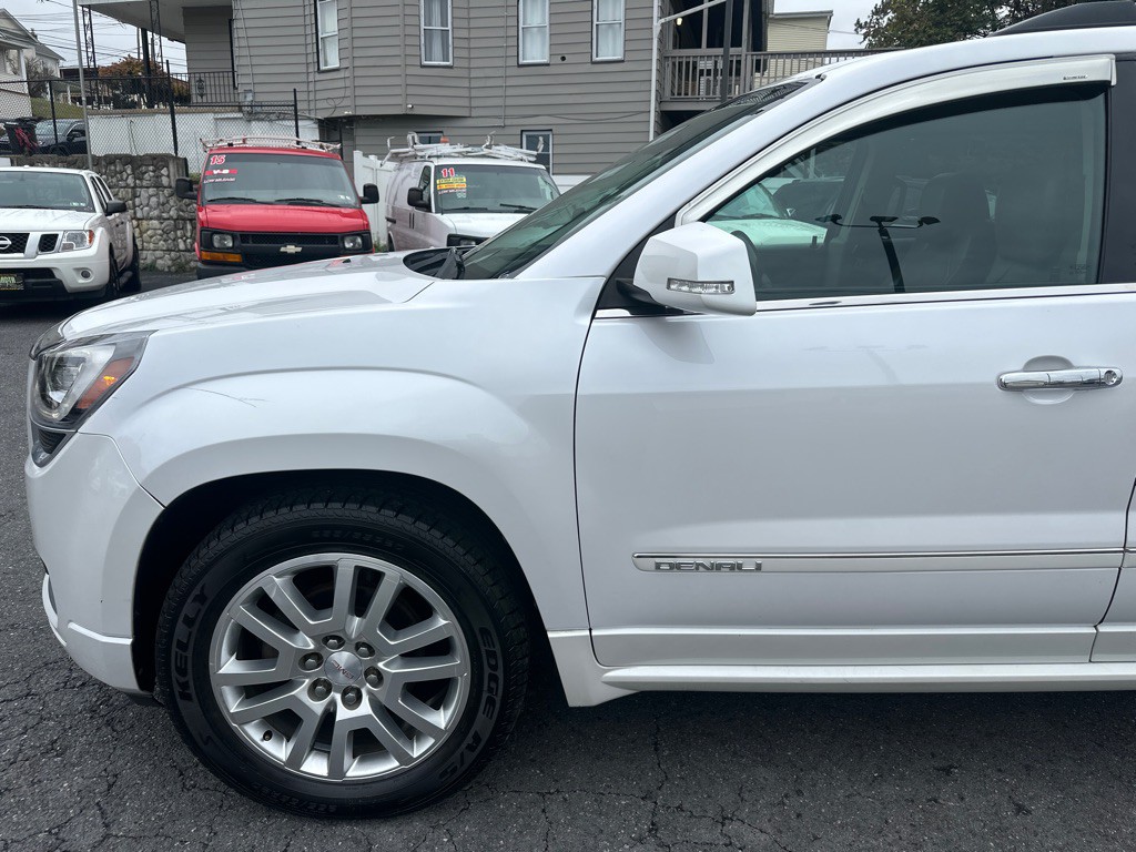 2016 GMC Acadia Image 13