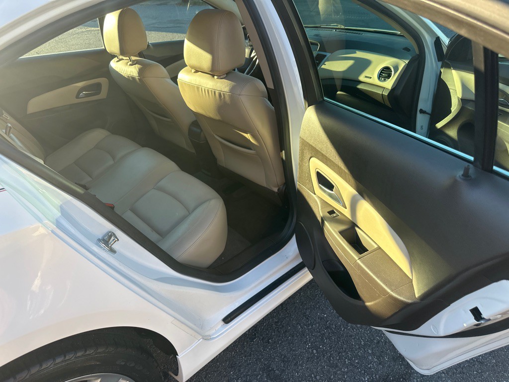 2013 Chevrolet Cruze Image 18