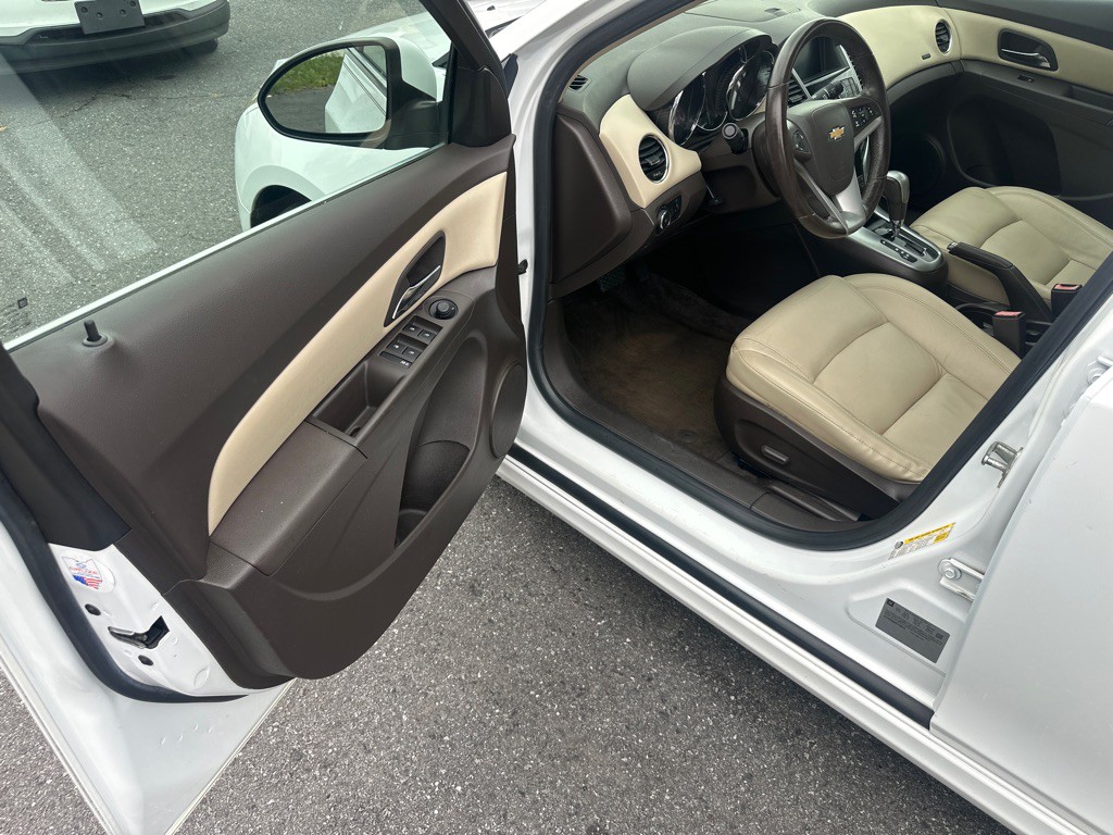 2013 Chevrolet Cruze Image 28