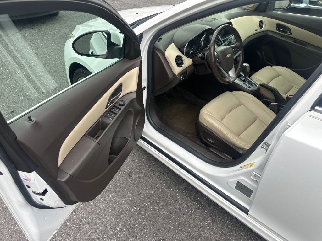 2013 Chevrolet Cruze Image 31