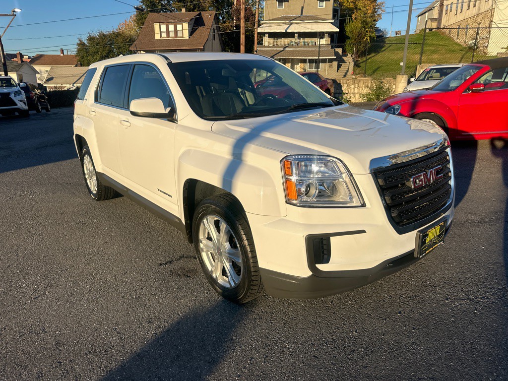 2017 GMC Terrain Image 1
