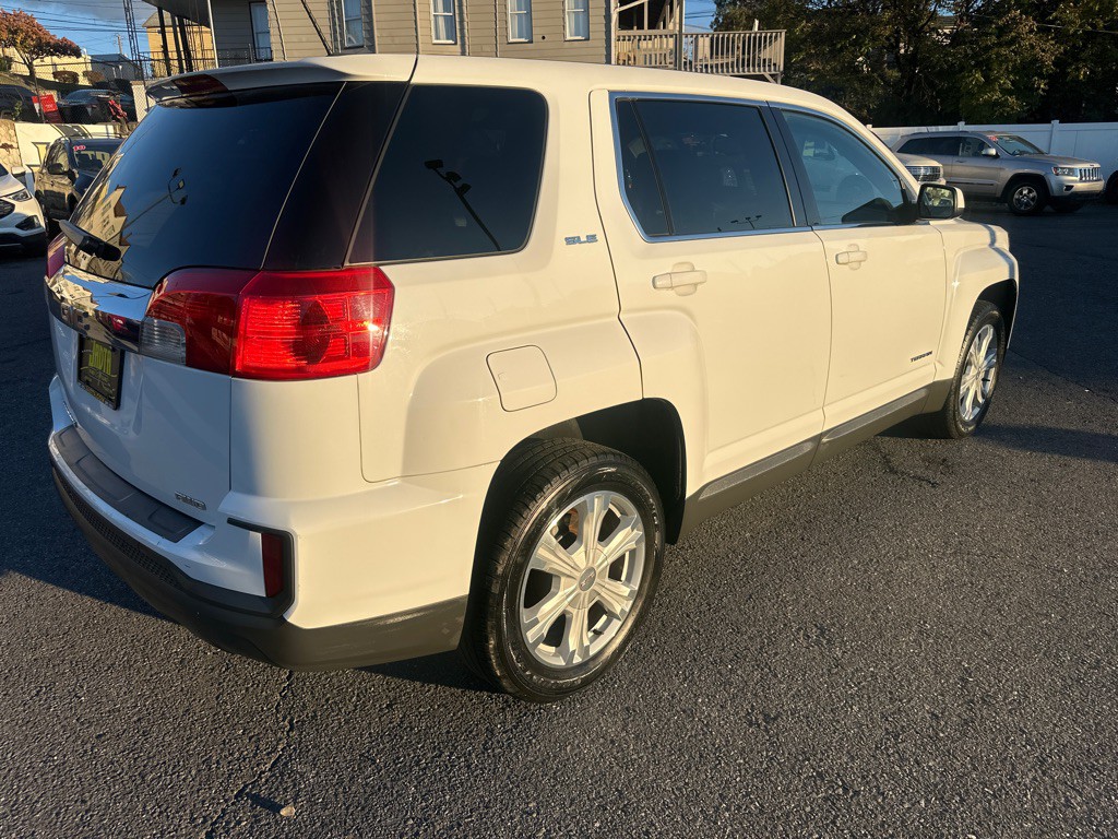 2017 GMC Terrain Image 4