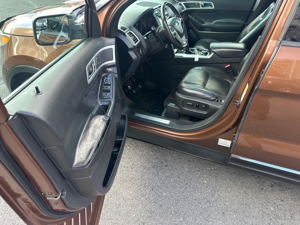 2012 Ford Explorer Image 16