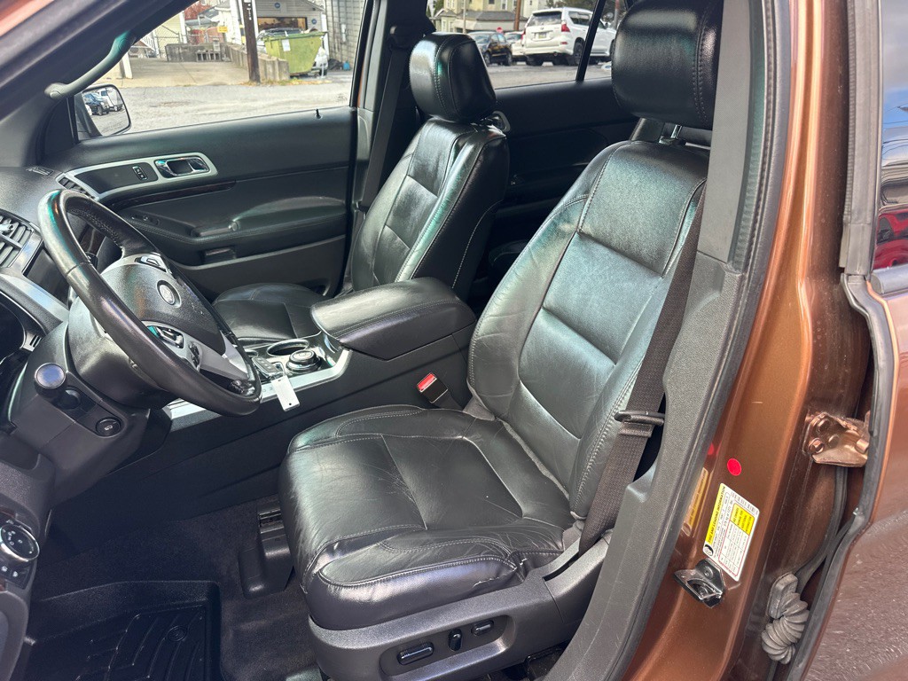 2012 Ford Explorer Image 17