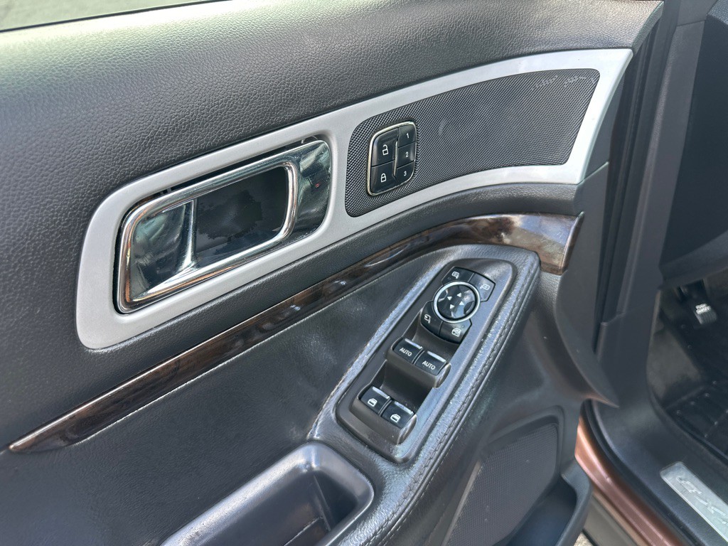 2012 Ford Explorer Image 21