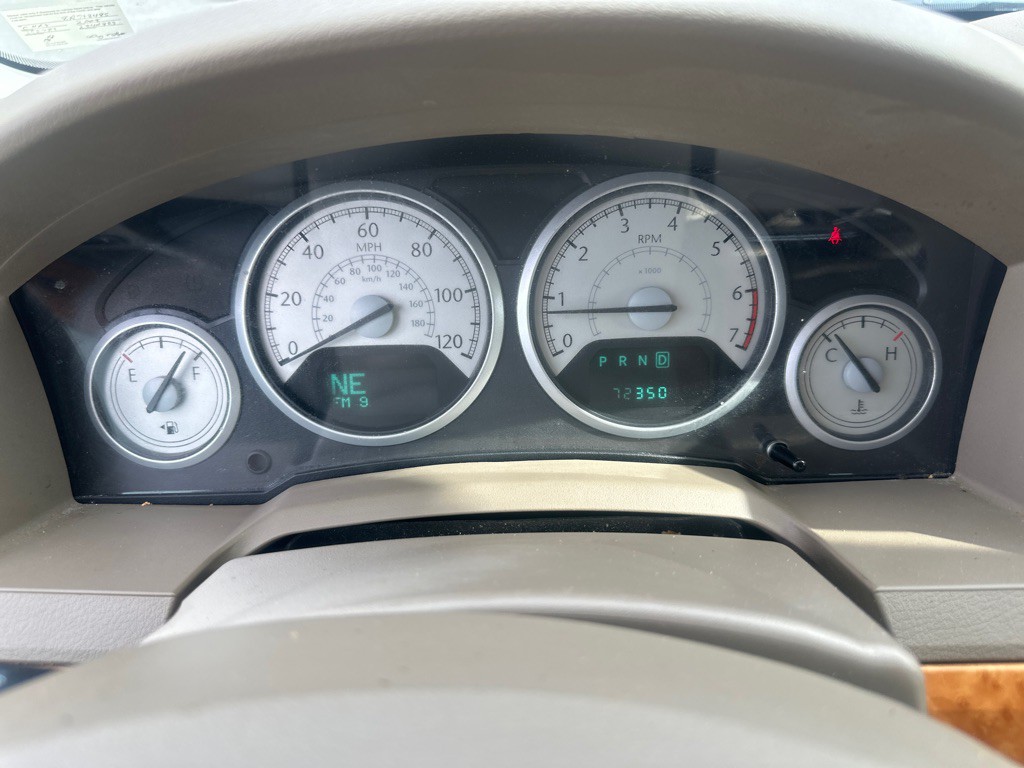 2008 Chrysler Town & Country Image 32