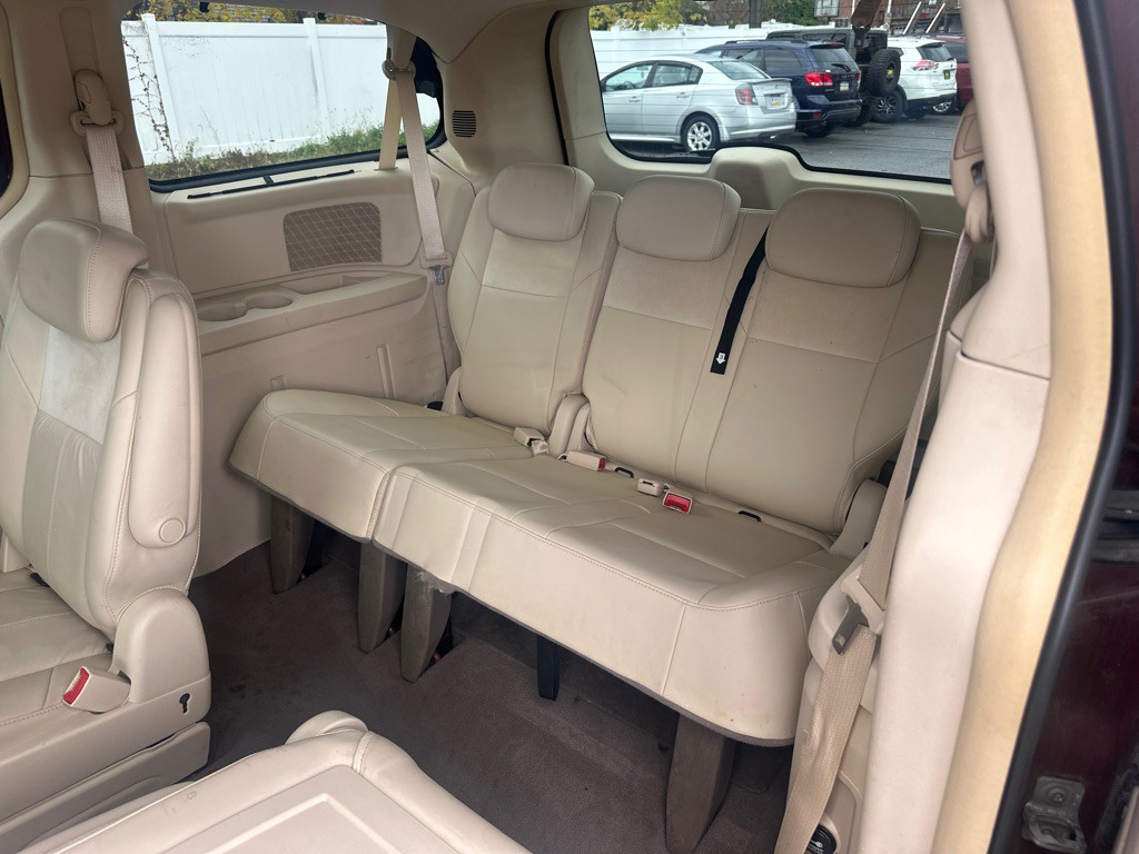 2008 Chrysler Town & Country Image 44