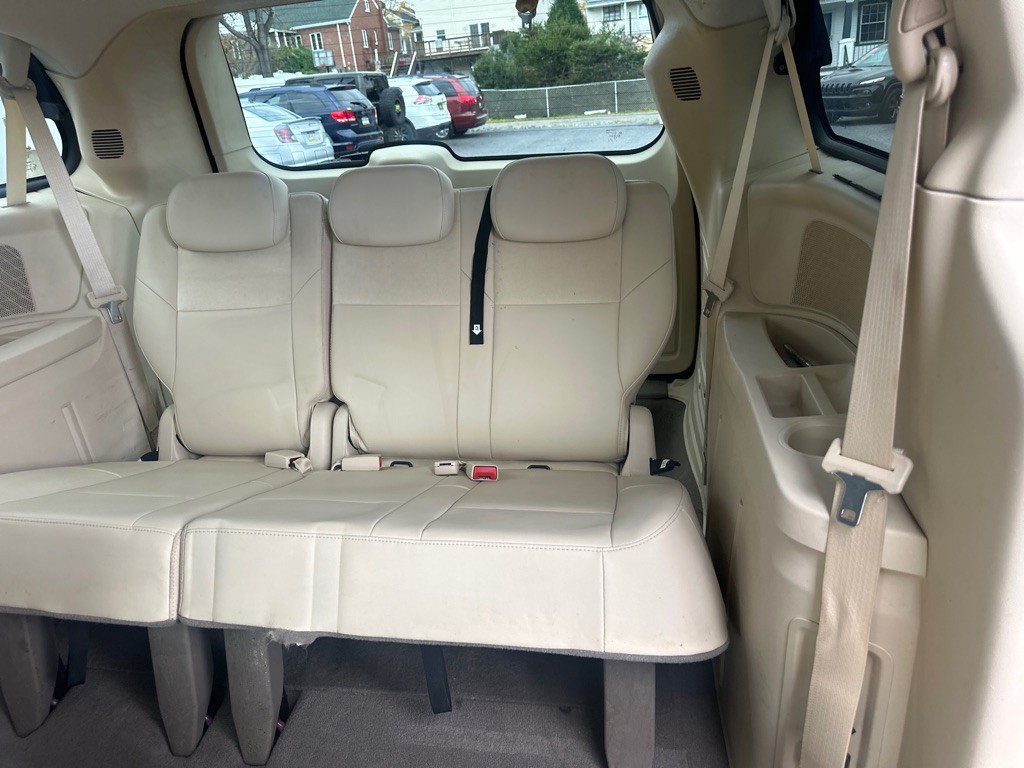 2008 Chrysler Town & Country Image 45