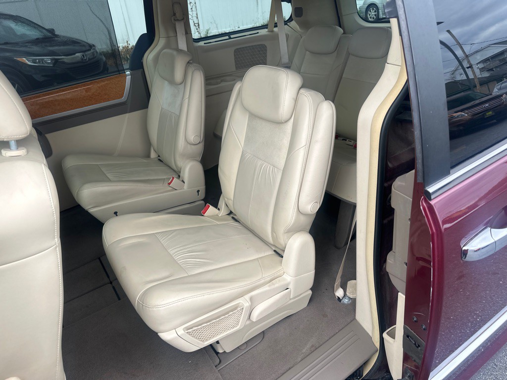 2008 Chrysler Town & Country Image 47