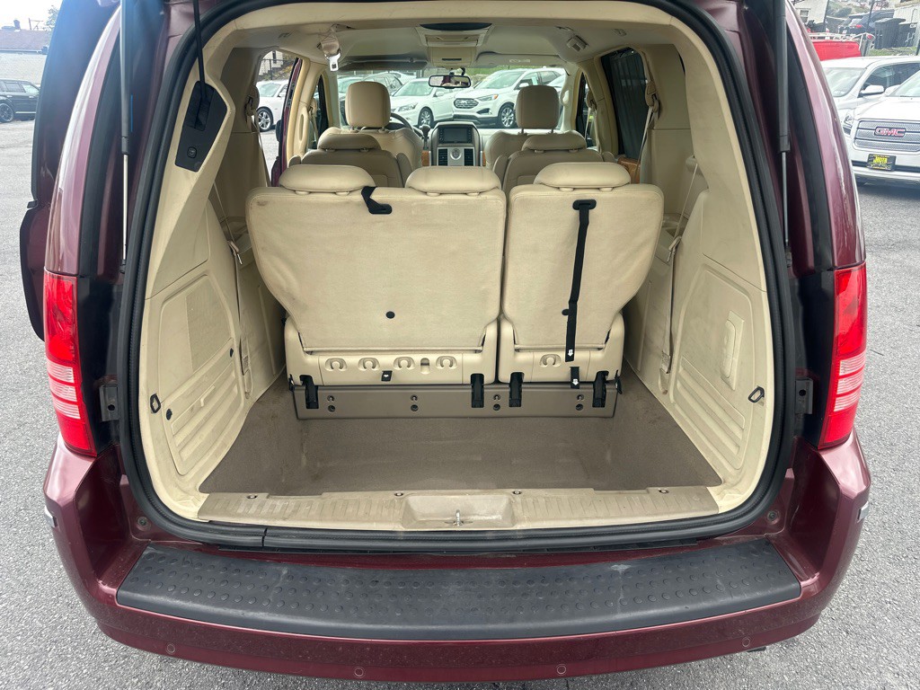 2008 Chrysler Town & Country Image 48