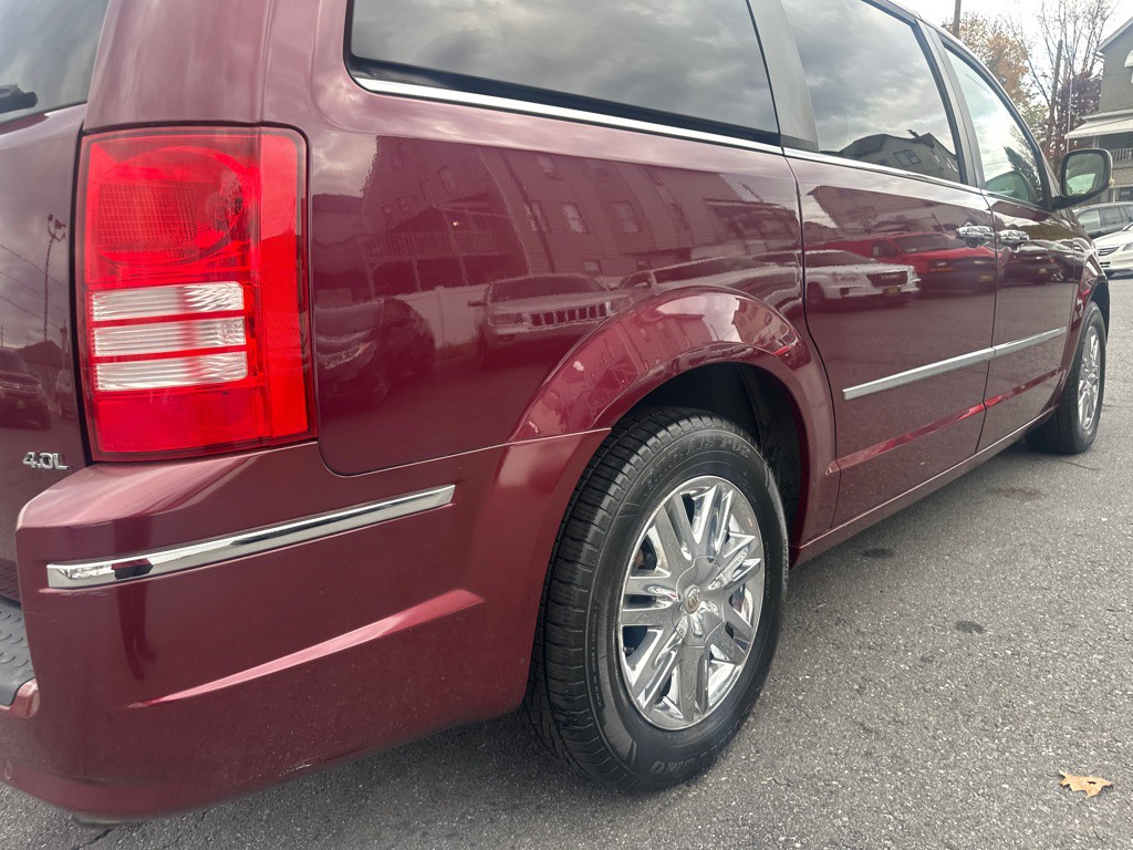 2008 Chrysler Town & Country Image 58