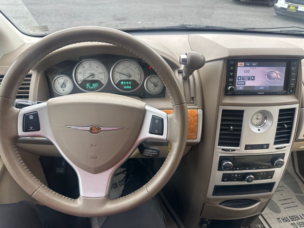 2008 Chrysler Town & Country Image 60