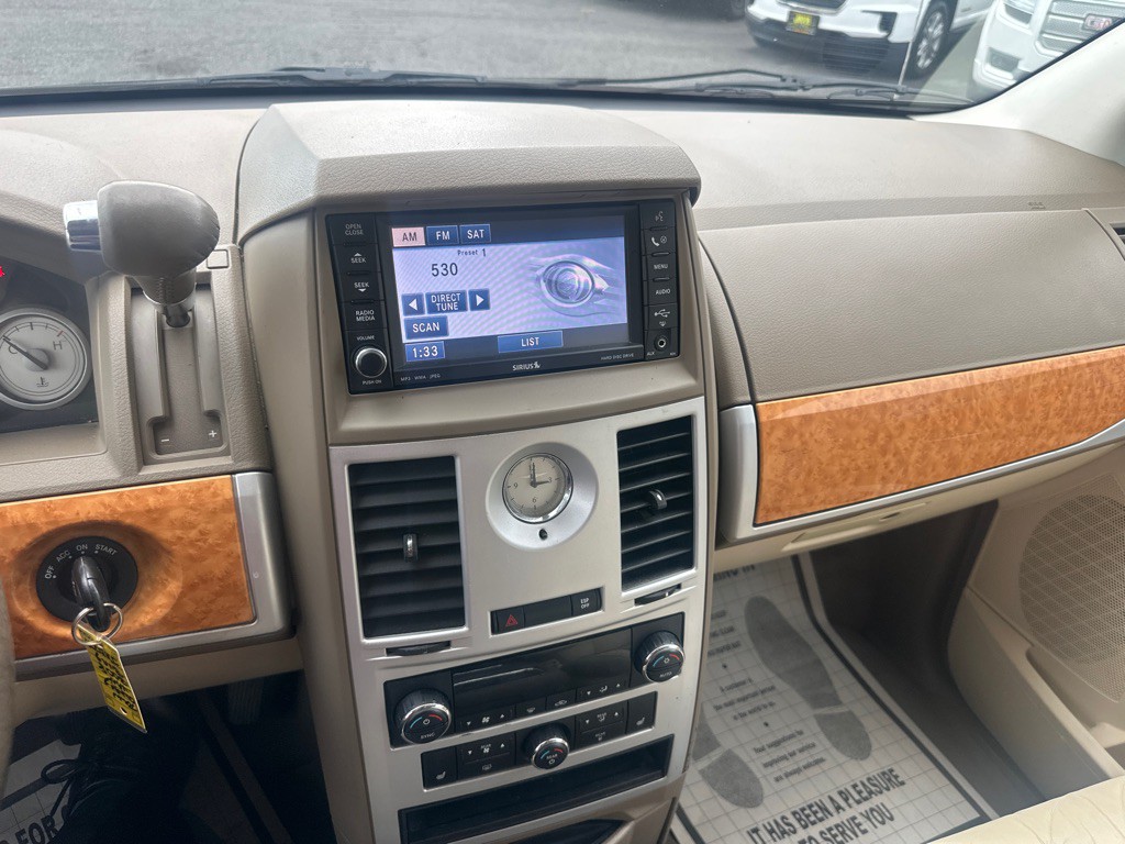 2008 Chrysler Town & Country Image 62