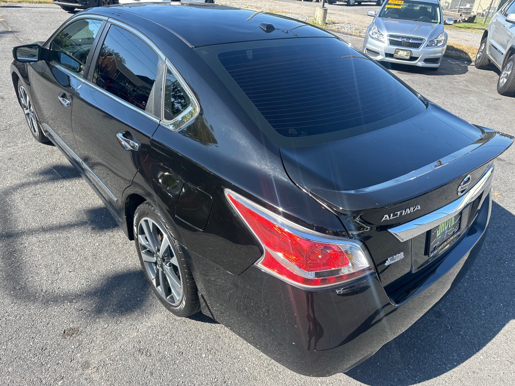 2015 Nissan Altima Image 9