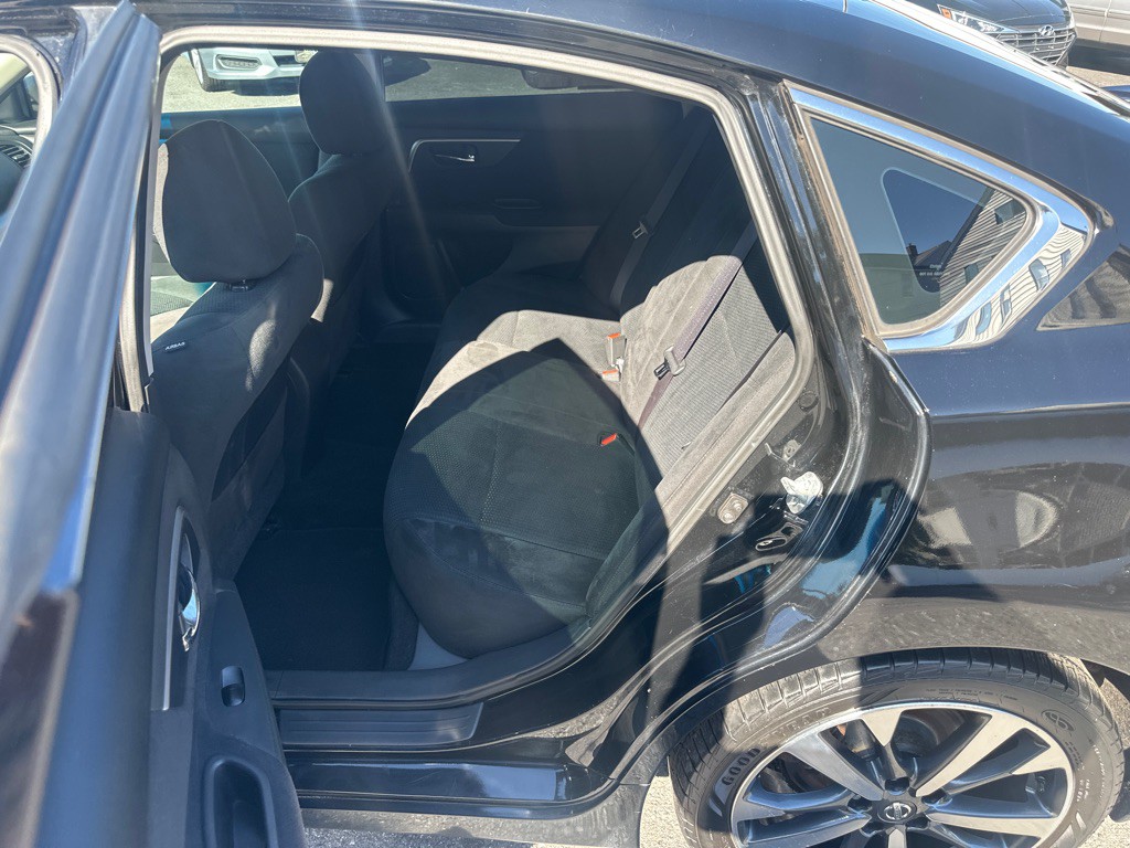 2015 Nissan Altima Image 17