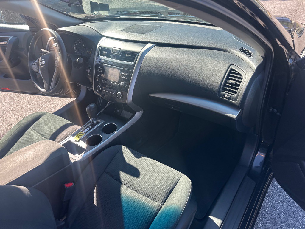 2015 Nissan Altima Image 25