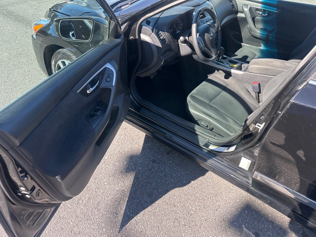 2015 Nissan Altima Image 32