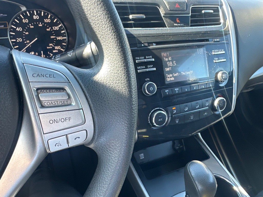 2015 Nissan Altima Image 41