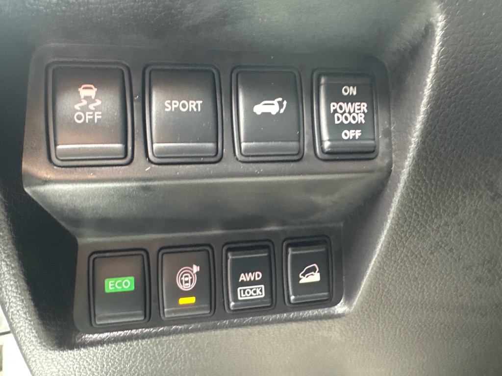 2016 Nissan Rogue Image 16