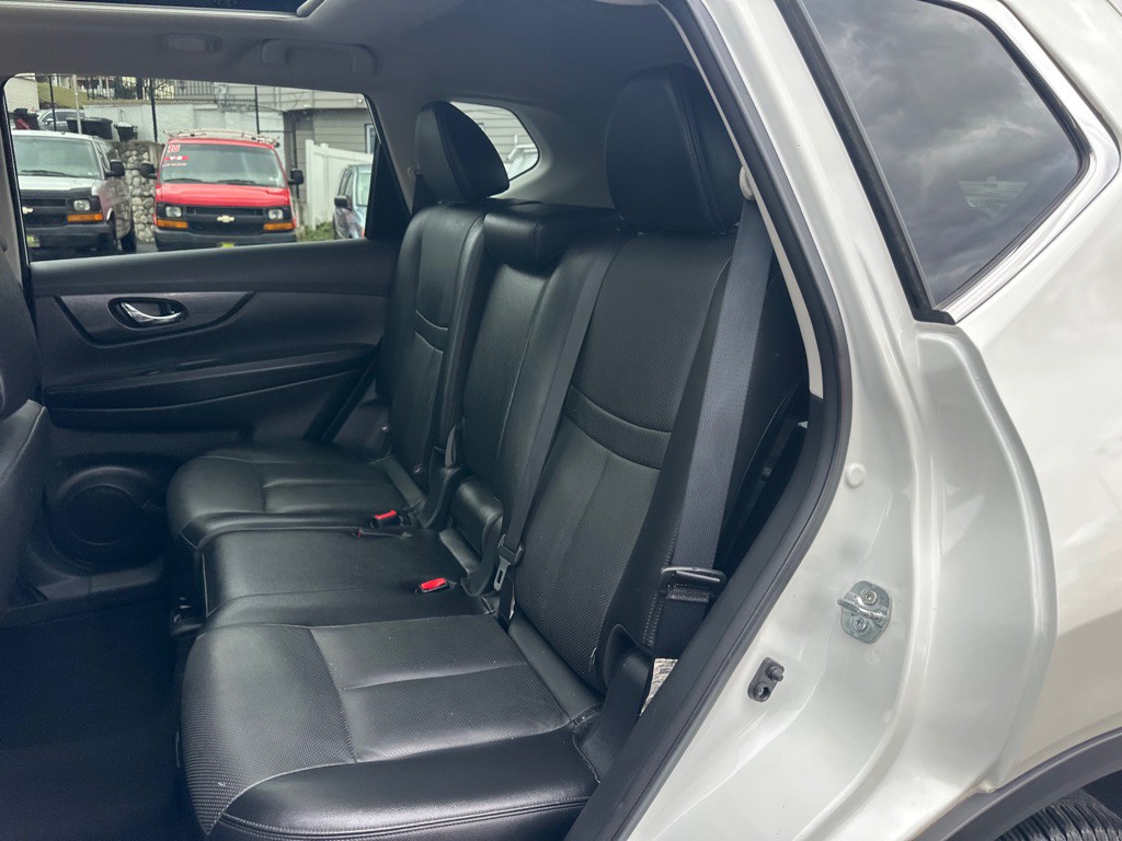 2016 Nissan Rogue Image 27